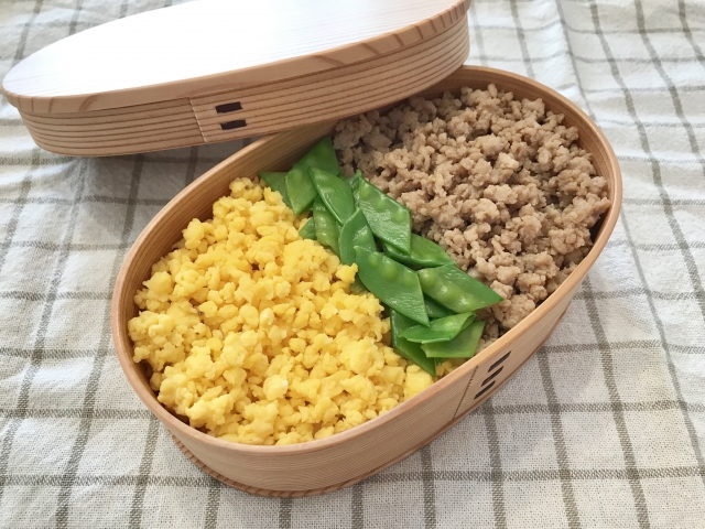 鶏そぼろ丼